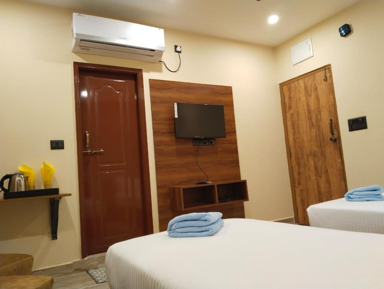 Hotel Windsor Plaza Hyderabad Ngoại thất bức ảnh